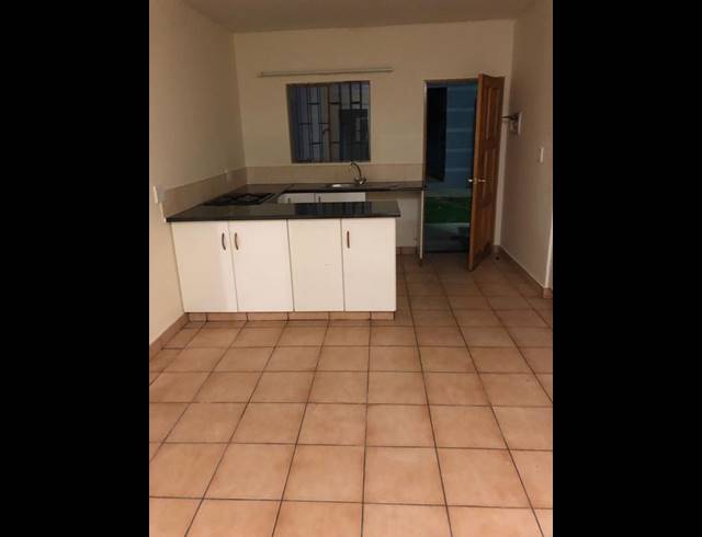 2 BEDROOM APARTMENT FOR SALE IN CRYSTAL PARK